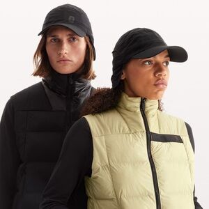 On Cloud running challenger flap cap